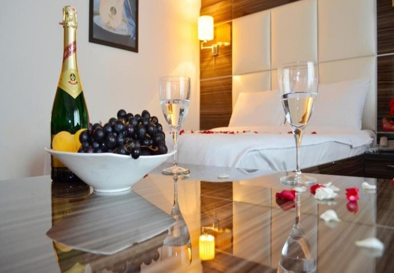Red House Vip Apartmant Suites 伊斯坦布尔 外观 照片