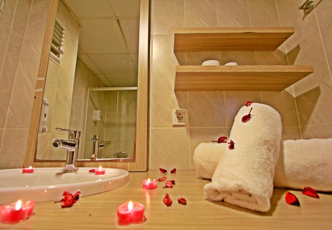 Red House Vip Apartmant Suites 伊斯坦布尔 外观 照片
