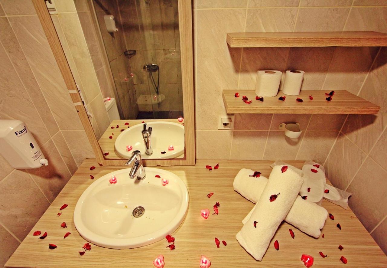 Red House Vip Apartmant Suites 伊斯坦布尔 外观 照片